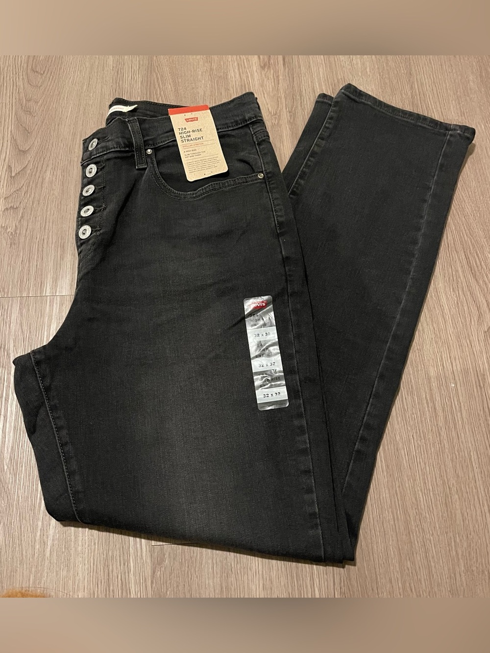 NWT Women’s Levi’s 724 High-Rise Slim Straight Jeans Size 32x32